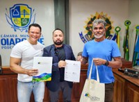 Na manhã desta segunda-feira (19/09), o Vice-Presidente da Câmara Municipal - Vereador José Nazareno (Lobão), juntamente com o Vereador Yuri Alesi, receberam na Câmara Municipal o Coordenador Pedagógico da Escola do Legislativo (ESCLEG) - Prof. Erandir Go