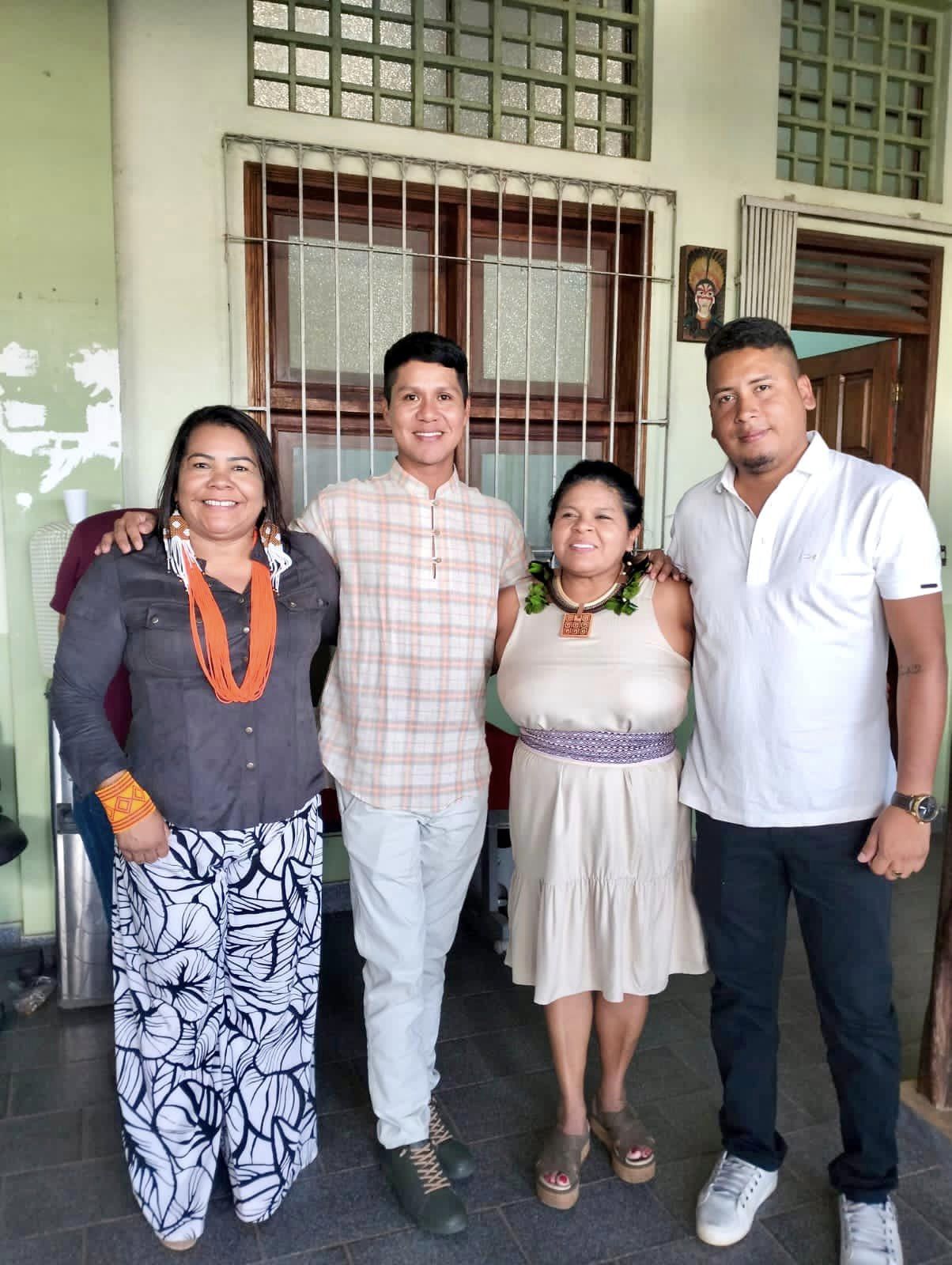 O Poder Legislativo da Câmara Municipal de Oiapoque, Vereador Fernando Aniká e Vereador Noel Henrique, estiveram em Macapá (25) ontem, para receber a primeira Ministra dos Povos Indígenas do Brasil - Sônia Guajajara, onde a mesma fez uma visita técnica no